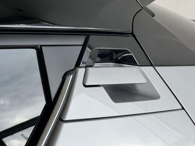 Toyota C-HR 1.8 Hybrid Bi-Tone | Carplay | Stoel/stuur verw. | Dodehoekdetectie | Keyless |