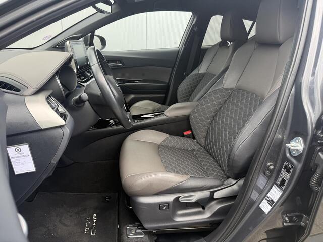 Toyota C-HR 2.0 Hybrid Executive **DODEHOEK DETECTIE/ STOELVERWARMING/ JBL AUDIO/ APPLE CARPLAY/ 36 MAANDEN GARANTIE**
