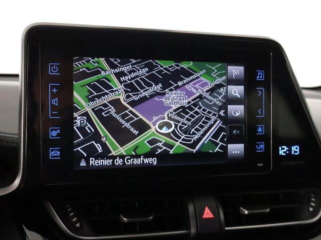 Toyota C-HR 1.8 Hybrid Dynamic Navi. GARANTIE TOT 08-2028! . AFNEEMBARE TREKHAAK. ADAPTIEVE CRUISE CONTROL. PARKEERSENSOREN VOOR & ACHTER.