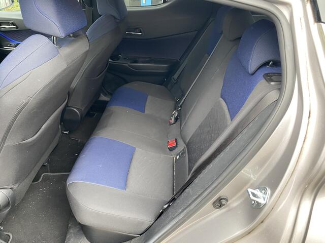 Toyota C-HR 1.8 Hybrid Bi-Tone