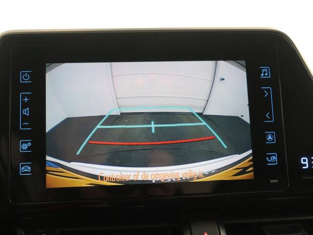Toyota C-HR 1.2 Executive | Treeplanken | Navigatie | Stoelverwarming | Parkeersensoren |