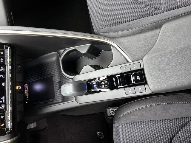 Toyota C-HR 2.0 Plug-in Hybrid 220 Executive