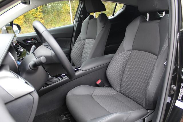 Toyota C-HR 1.8 Hybrid Dynamic | Rijklaar | Blind Spot | Parkeersens. v+a | Navi | Apple/Android | LED | Keyless | NL-auto