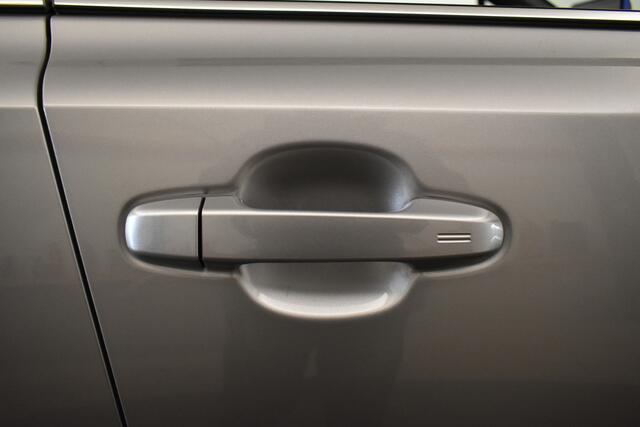 Toyota C-HR 1.8 Hybrid Bi-Tone Plus Leder Cam Stoel Ver JBL Dhoek Detectie