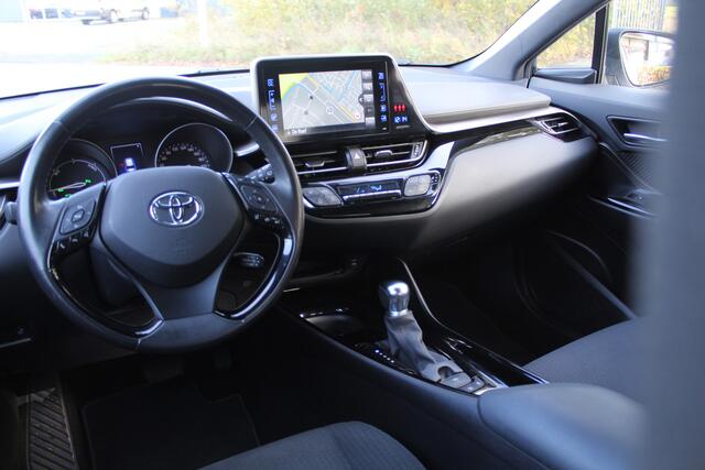 Toyota C-HR 1.8 Hybrid Style | Rijklaar | Blind Spot | Park.sensoren v+a | Stoel-/stuurverw. | Navi | Adap.cruise | Clima
