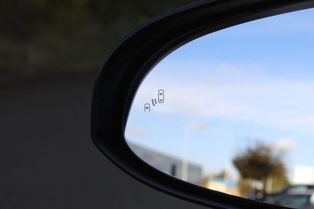 Toyota C-HR 1.8 Hybrid Style | Rijklaar | Blind Spot | Park.sensoren v+a | Stoel-/stuurverw. | Navi | Adap.cruise | Clima