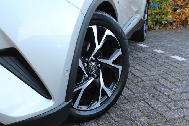 Toyota C-HR 1.8 Hybrid Style | Rijklaar | Blind Spot | Park.sensoren v+a | Stoel-/stuurverw. | Navi | Adap.cruise | Clima