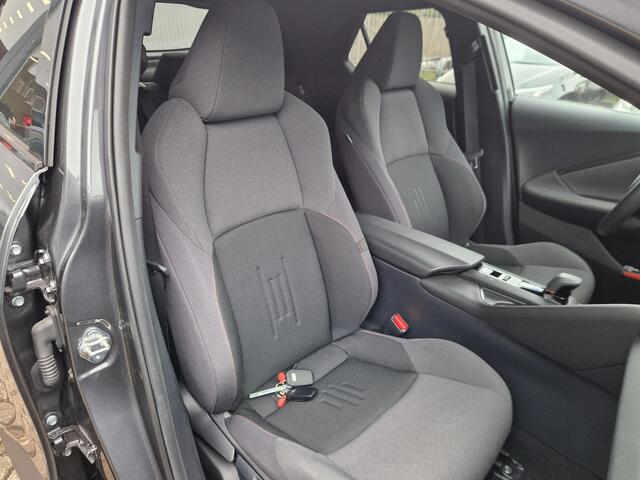 Toyota C-HR 1.8 Hybrid Executive | Afn. trekhaak | Bi-tone | Stoel- stuurverw. | Elek. achterklep | Camera | PDC V+A