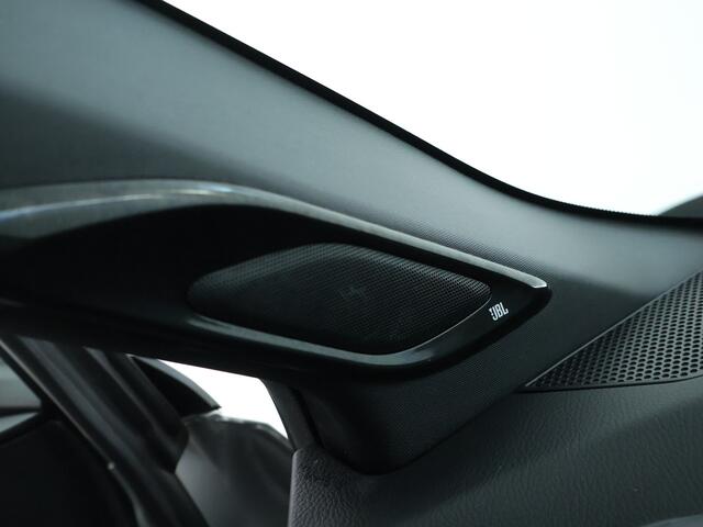 Toyota C-HR 1.8 Hybrid Style | Elektrische Achterklep | Parkeersensor voor en achter | Voorstoelen verwarmd |