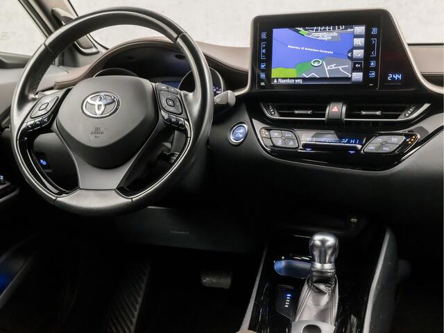 Toyota C-HR 1.8 Hybrid Sport Automaat (NAVIGATIE, LEDER, CAMERA, KEYLESS, STOELVERWARMING, ZWART HEMEL, SPORTSTOELEN, ADAPTIVE CRUISE, GETINT GLAS, DAB+, NIEUWSTAAT)