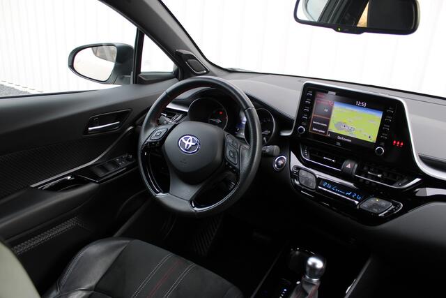 Toyota C-HR 1.8 Hybrid GR-Sport 2-Tone | Incl. 12 maanden garantie | Apple Carplay | Sport zetels | Stoelverwarming | JBL audio | Achteruitrijcamera | Adaptieve cruise control | Dodehoekdetectie | Parkeerhulp |