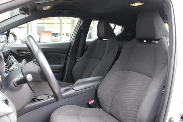 Toyota C-HR 1.8 Hybrid Dynamic | Dealer onderhouden | All-season banden | Achteruitrij Camera | Parkeer sensoren