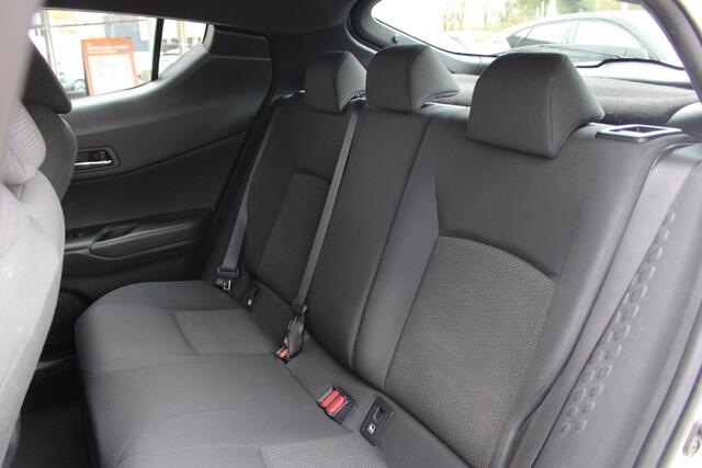 Toyota C-HR 1.8 Hybrid Dynamic | Dealer onderhouden | All-season banden | Achteruitrij Camera | Parkeer sensoren