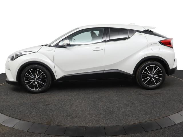Toyota C-HR 1.8 Hybrid Executive | Adaptive Cruise Control | Navigatie | Achteruitrijcamera | Stoelverwarming |