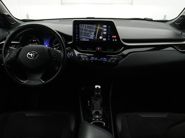 Toyota C-HR 1.8 Hybrid Executive Ultimate | JBL | Stoelverwarming | Dodehoek Ass. | Parkeersensoren | Camera | Navigatie | Cruise Control Adaptief | Half leder |