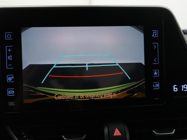 Toyota C-HR 1.8 Hybrid Executive Ultimate | JBL | Stoelverwarming | Dodehoek Ass. | Parkeersensoren | Camera | Navigatie | Cruise Control Adaptief | Half leder |