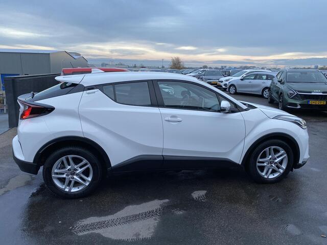 Toyota C-HR 1.8 Hybrid Active Apple CarPlay/Android Auto Navigatie, achteruitrij camera, keyless, adaptieve cruise control
