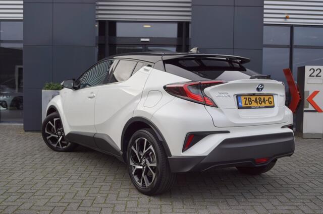 Toyota C-HR 1.8 Hybrid Executive / Bi-Color / Leer /Navi / Camera / JBL/ 18 Inch LM / Stoelverwarming