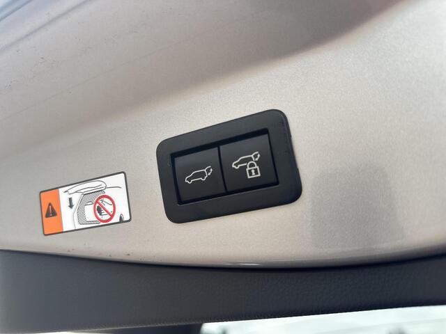 Toyota C-HR 2.0 Hybrid 200 Executive | Stoel- + stuurverwarming | Navigatie | Electrische achterklep | Dode hoek waarschuwing |