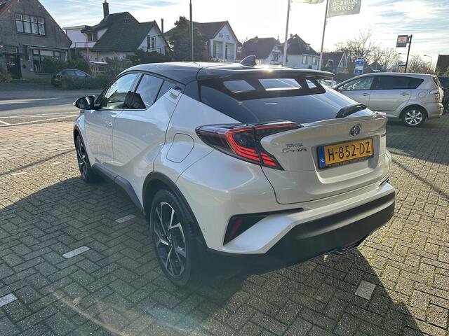 Toyota C-HR 1.8 Hybrid Style Ultimate 1e eigenaar / slechts 7.453 km! / altijd binnen gestaan in verwarmde garage!