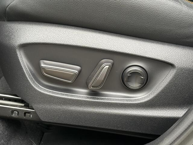 Toyota C-HR 2.0 Hybrid 200 Première Edition AWD **BOMVOL OPTIES/ PANORAMA DAK/ GEHEUGEN VOORSTOEL/ 360 CAMERA/ LEDER BEKLEDING/ GARANTIE**