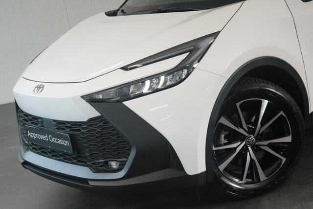 Toyota C-HR 2.0 Plug-in Hybrid 220 Dynamic Lim., Groot scherm