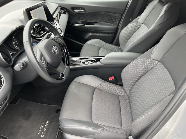 Toyota C-HR 2.0 Hybrid Dynamic | Stoelverwarming | Navigatie | Parkeersensoren | Keyless entry |