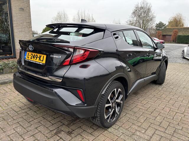 Toyota C-HR 1.8 Hybrid Dynamic Automaat Carplay / All-Seasons / Full LED