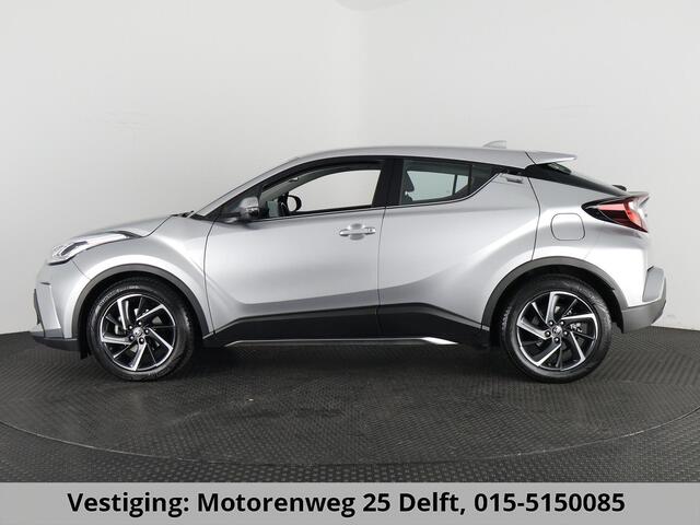 Toyota C-HR 2.0 HYBRIDE DYNAMIC BIJNA 2023 GARANTIE 11-2032 NAVI. HALF LEDER. 182 PK. PDC V+A.CAMERA. ADAPTIVE CRUISE