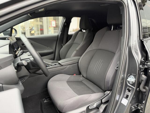 Toyota C-HR 2.0 Plug-in Hybrid 220 Dynamic Dodehoekdetectie, Navigatie, Parkeersensoren V + A , All-in Rijklaarprijs