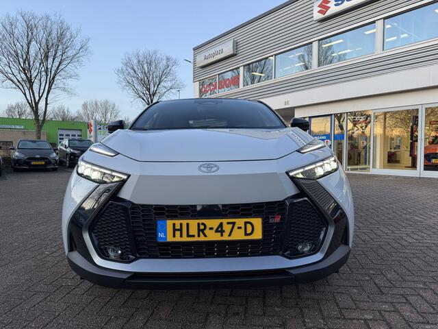Toyota C-HR 2.0 Plug-in Hybrid 220 GR SPORT