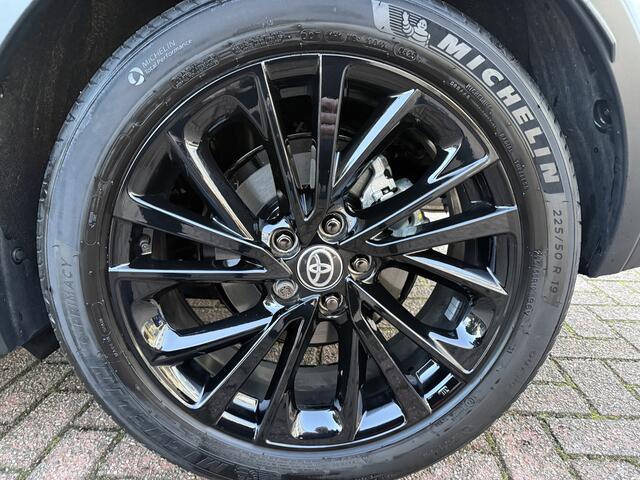 Toyota C-HR 2.0 Plug-in Hybrid 220 GR SPORT