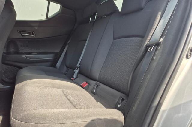 Toyota C-HR 1.8 Hybrid Style Keyless, adaptieve cruise control, achteruitrij camera, lage KM stand, automaat