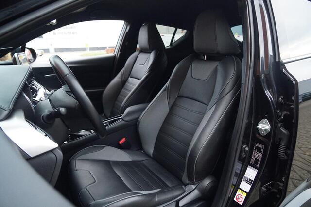 Toyota C-HR 1.8 Hybrid Black Edition + LEDER / DODEHOEK / JBL / STOELVERWARMING /