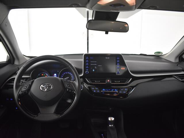 Toyota C-HR 1.8 Hybrid Active Bi-tone | Trekhaak | Carplay