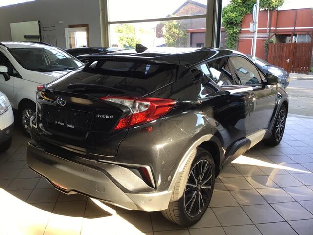 Toyota C-HR 1.8 Hybrid Bi-Tone