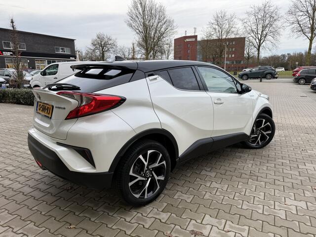 Toyota C-HR 1.8 Hybrid Bi-Tone | Stoelverwarming | Navigatie