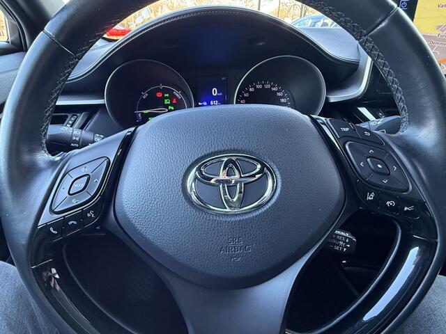 Toyota C-HR 1.8 Hybrid Dynamic Plus | Trekhaak | All Season | Navigatie