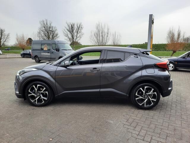 Toyota C-HR 1.8 Hybrid Bus Intro