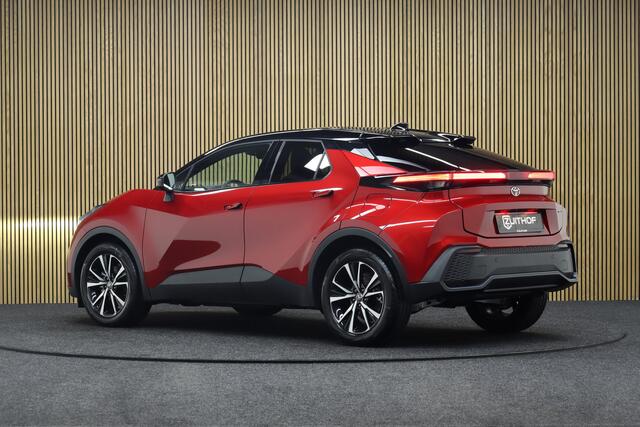 Toyota C-HR 2.0 Hybrid 200 First Edition | Bi-tone | ¤ 4.200,- Voorraad voordeel! | Parkeerhulp | Winterpakket | Adaptive-cruise | Camera | Clima | Apple Carplay & Android Auto | Groot Navigatie | Keyless | Dodehoekdetectie