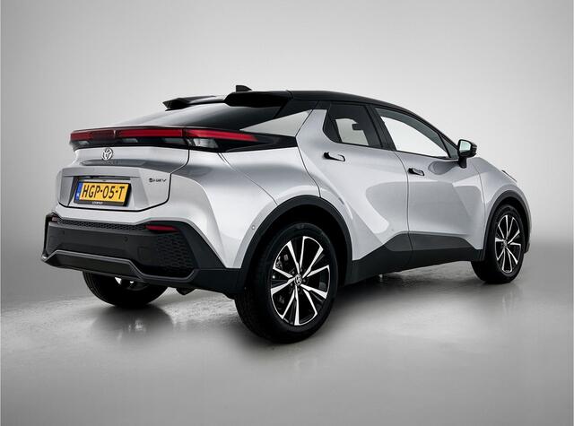 Toyota C-HR 1.8 Hybrid 140 First Edition Bi-Tone | Elektrische Achterklep | Automatisch Inparkeren | 360° Camera | LM-Velgen | Donker Getinte Achterruiten |