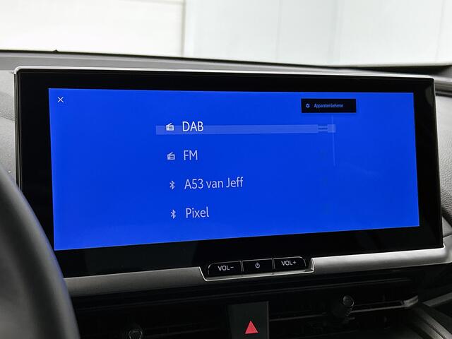 Toyota C-HR 1.8 Hybrid 140 First Edition Bi-Tone | Elektrische Achterklep | Automatisch Inparkeren | 360° Camera | LM-Velgen | Donker Getinte Achterruiten |