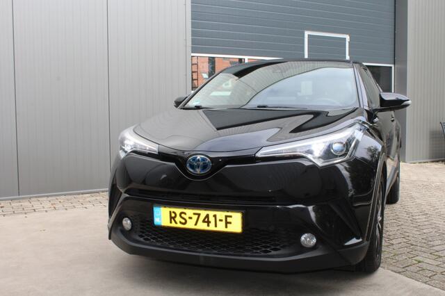 Toyota C-HR 1.8 Hybrid Team D Pearl Black / PDC / BSM