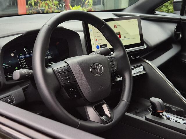 Toyota C-HR 1.8 Hybrid 140 Dynamic Bi-Tone Premium Rood | 2025