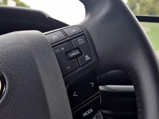 Toyota C-HR 1.8 Hybrid 140 Dynamic Bi-Tone Premium Rood | 2025