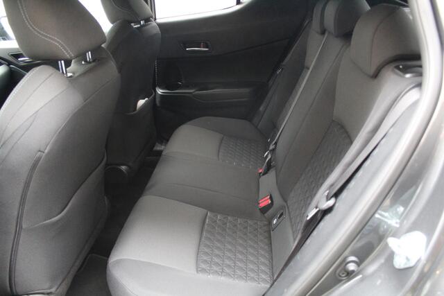 Toyota C-HR 2.0 Hybrid Style | Rijklaar | Trekhaak | Navi | Parkeersens. v+a | Blind spot | Stoel-/stuurverwarming | Keyless