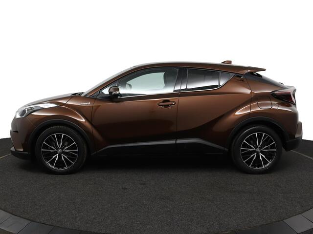 Toyota C-HR 1.8 Hybrid Executive | Adaptive Cruise Control | Trekhaak | Achteruitrijcamera | Dode hoek detectie |
