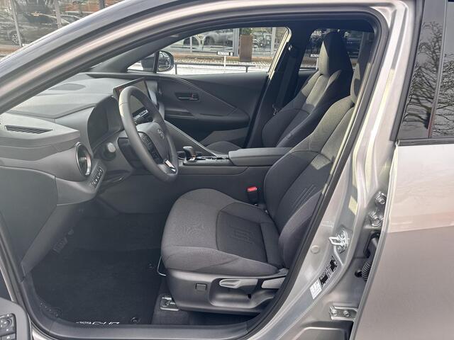 Toyota C-HR 2.0 Plug-in Hybrid 220 First Edition | 06-10141018 Voor meer informatie