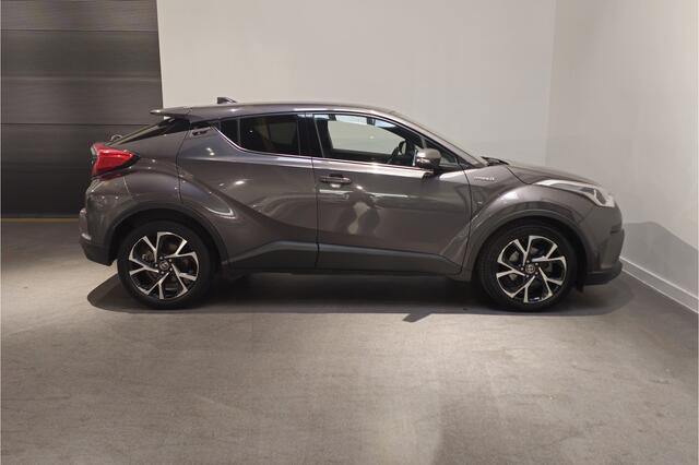 Toyota C-HR 1.8 Hybrid Dynamic Sport - Stoelverwarming - Dodehoekdetectie - Adaptive Cruise