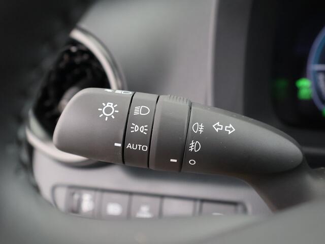 Toyota C-HR 2.0 Plug-in Hybrid 220 Active